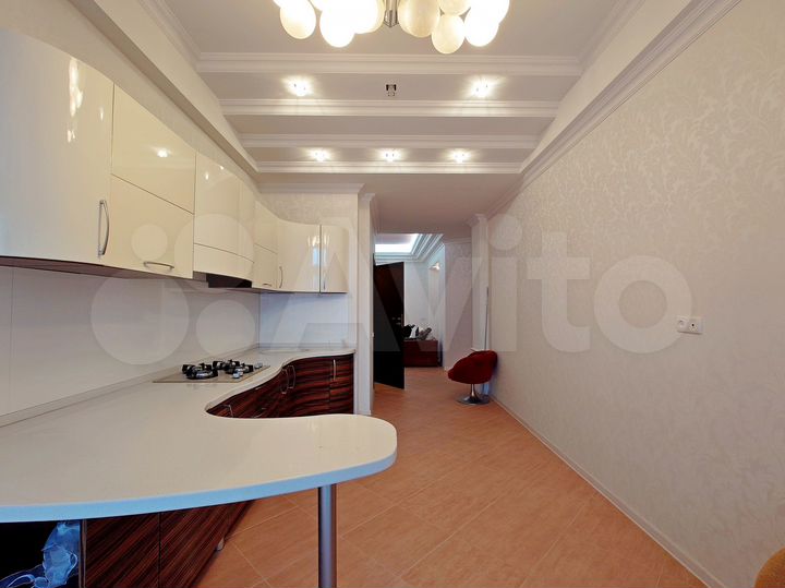 2-к. квартира, 122 м², 3/9 эт.