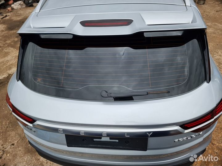 Крышка дверь багажника Geely Coolray серая в сборе