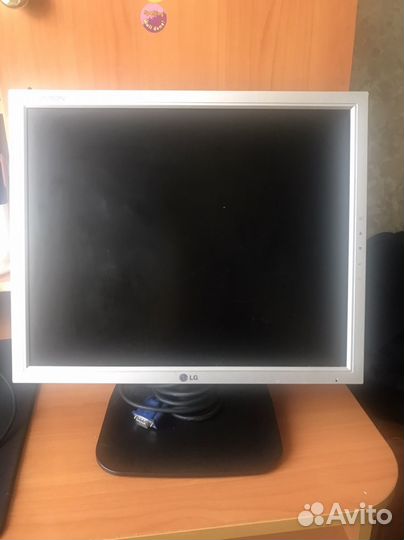 Монитор LG flatron1718S