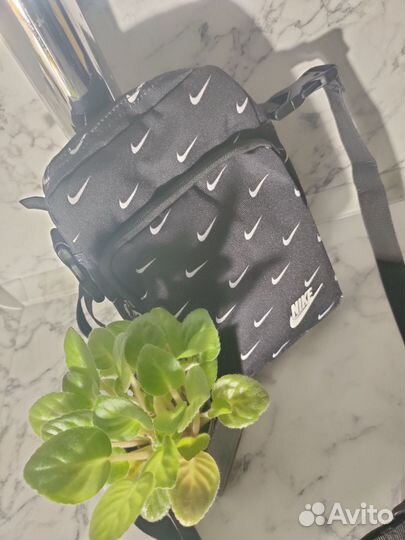 Сумка nike через плечо