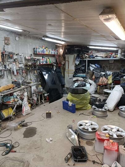 Гараж, > 30 м²