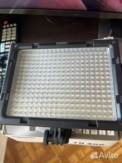 Осветитель yongnuo YN 300