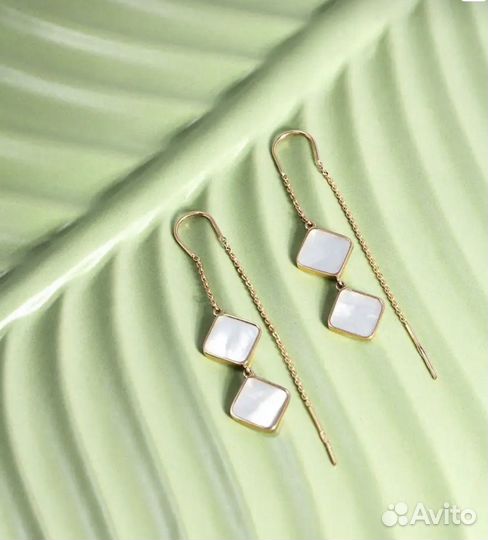 Золотые серьги с перламутром
