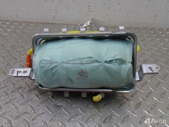 Подушка безопасности пассажира Toyota Sienna 2 XL2