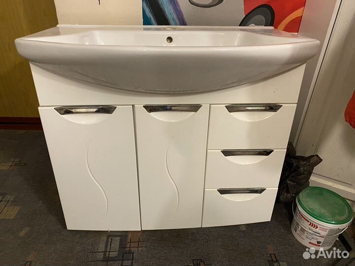 Раковина с тумбой для ванной