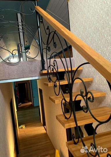 Перила деревянные с монтажем