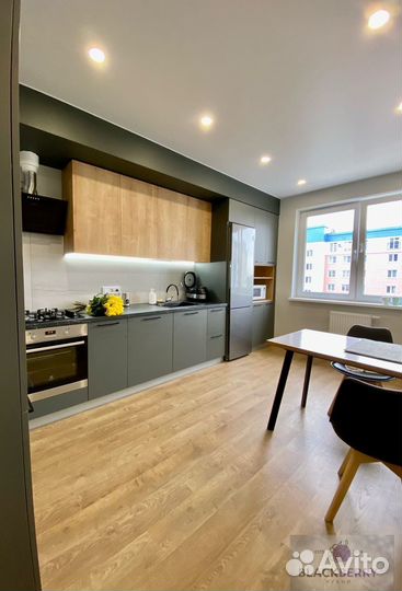 Кухня с барной стойкой