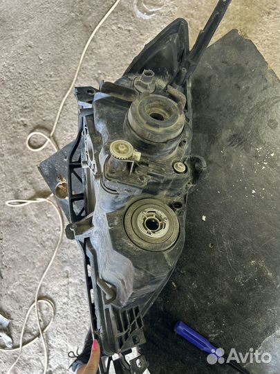 Фара передняя левая мазда 3 бк хэтчбек 2008