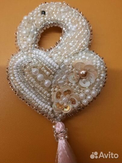 Брошь, ручная работа, бисер, пайетки, стразы