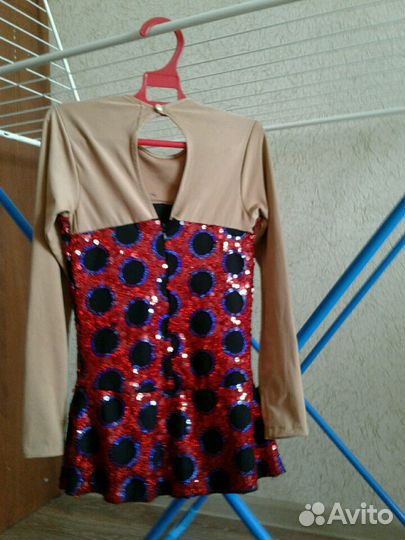 Фигурный костюм для выступлений