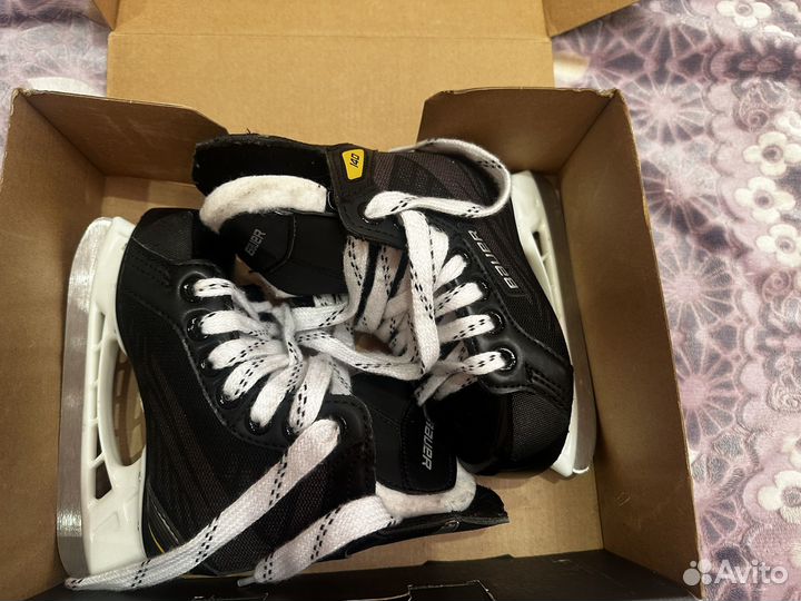 Коньки хоккейные