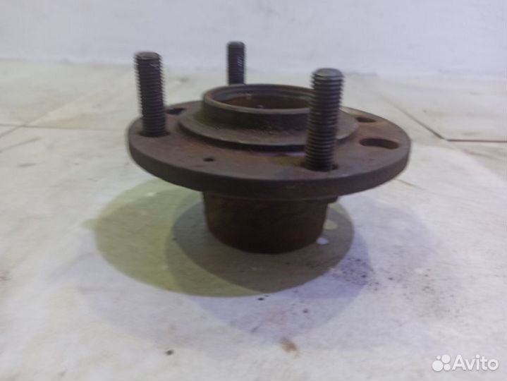 Ступица задняя 30889072 Вольво