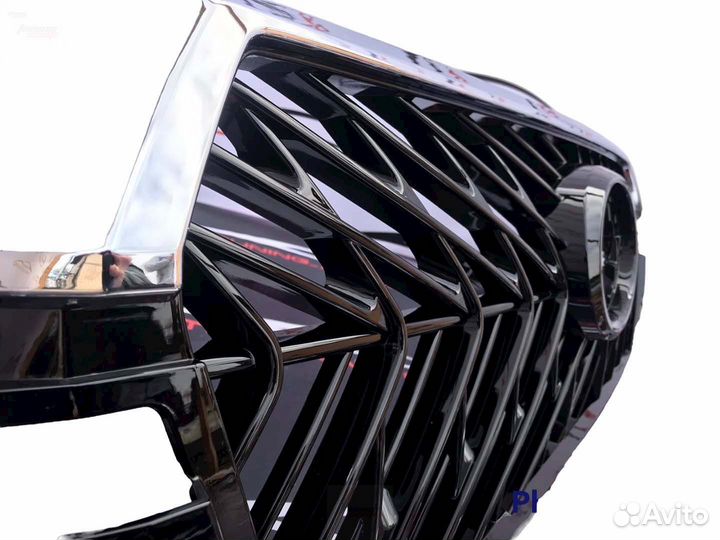 Решетка радиатора Toyota Land Cruiser 200 F9453