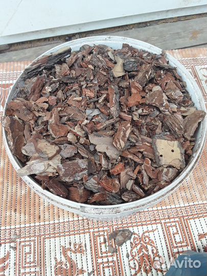 Мульча сосновой коры, кур.помёт сосновый опад