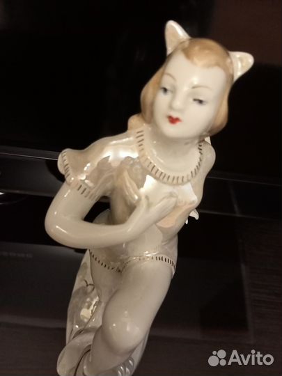 Статуэтка фарфор Балерина Кошка