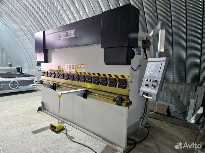 Листогибочный гидравлический пресс / листогиб