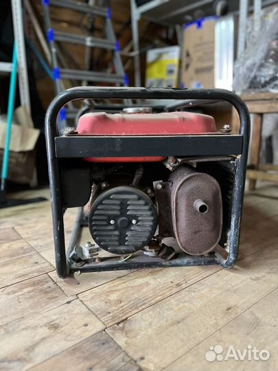 Бензиновый генератор
