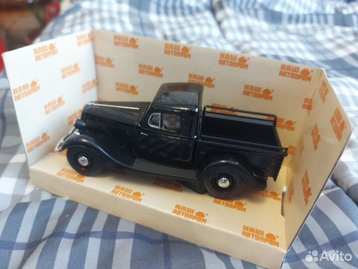 Модель автомобиля газ М-415 1:43