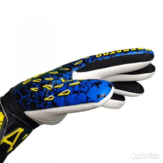 Вратарские перчатки футбольные Adidas Predator