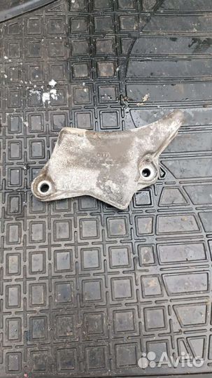 Кронштейн АКПП левый Audi A7 3.0tfsi