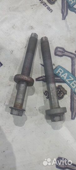 Болты крепления подрамника передние Toyota Camry40