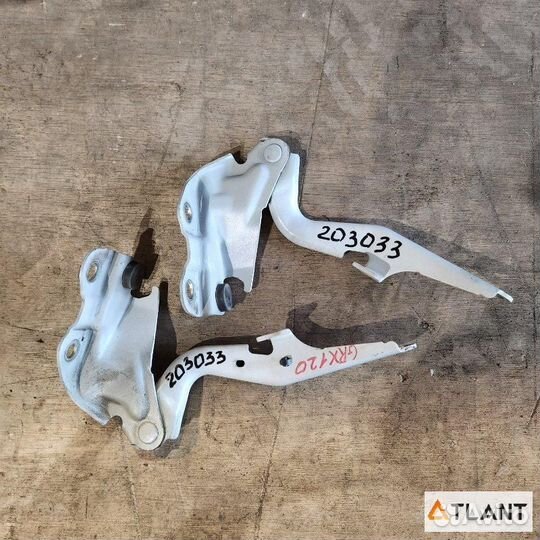 Петля капота toyota mark X