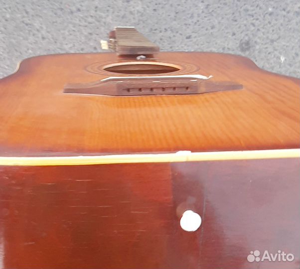 Акустическая гитара