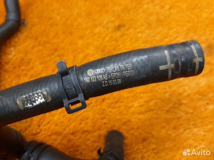 Патрубок системы охлаждения Audi A3 8P caxc 2009