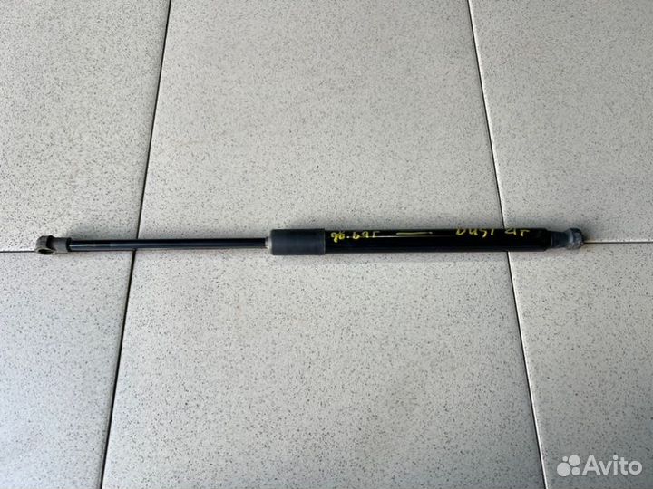 Амортизатор двери багажника Renault Duster пробег