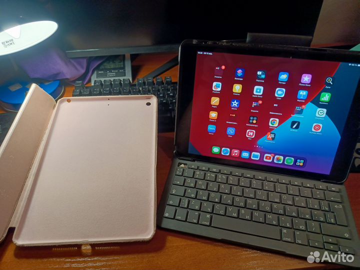 iPad 8th 10.2 2020 128gb Wi-Fi+клавиатура Logitech