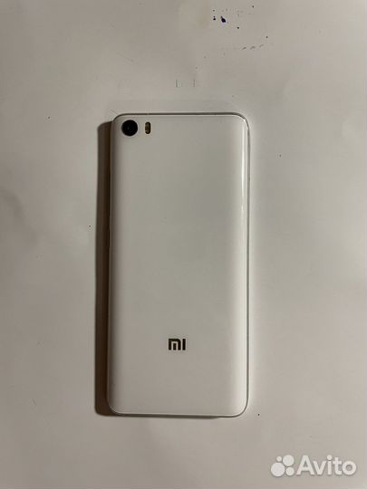 Телефон Xiaomi Mi 5