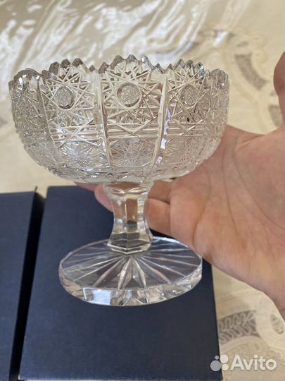 Конфетница на ножке