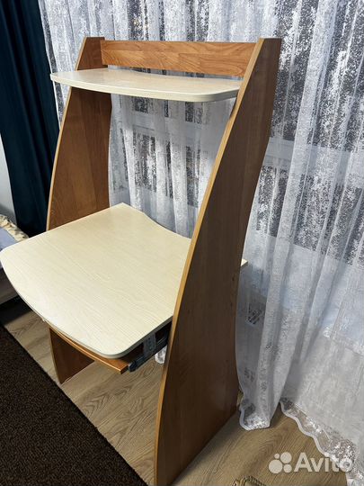 Письменный стол для школьника бу