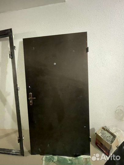 Дверь входная железная