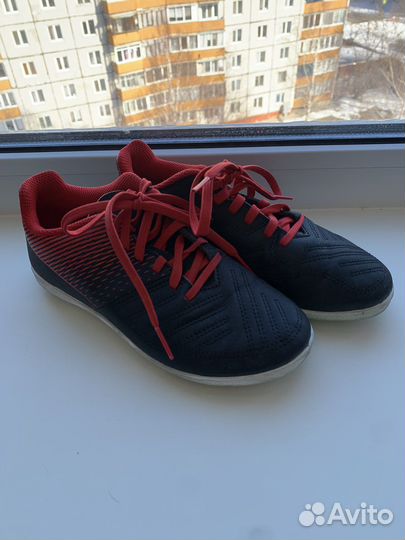 Футбольные шиповки 30 р