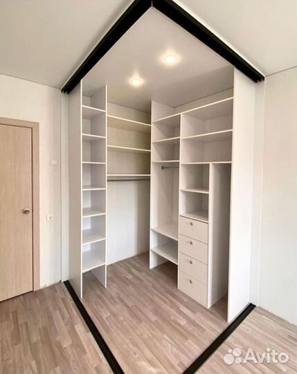 Шкаф от производителя Y 041