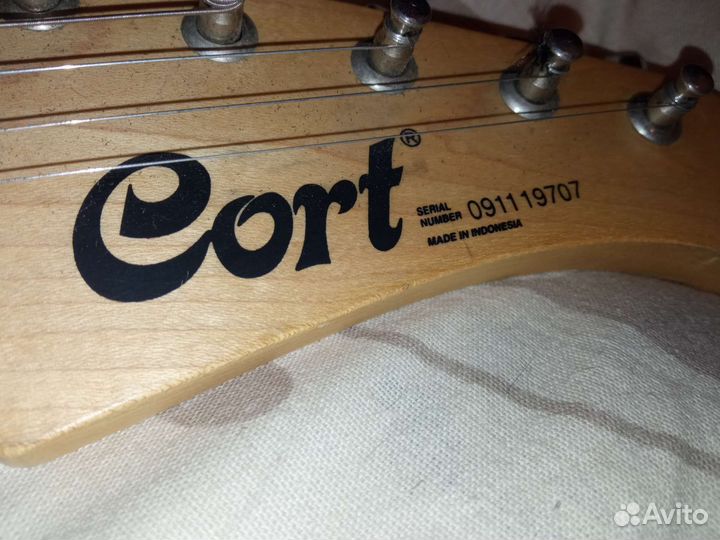 Шестиструнная электрогитара Cort G110