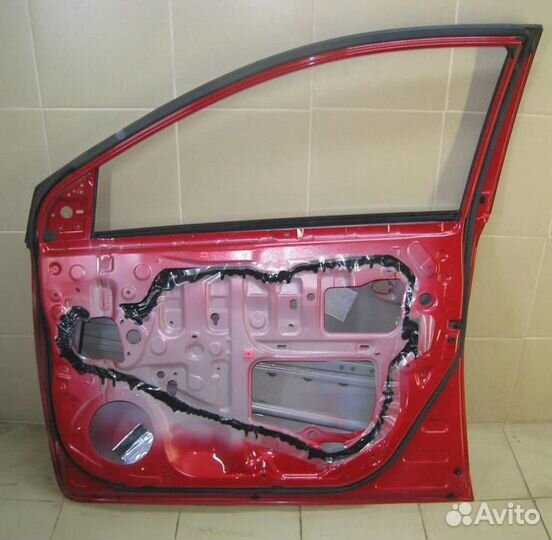 Дверь передняя правая Toyota Auris E18 2015