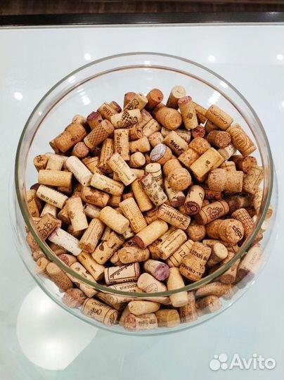 Ваза-аквариум с винными пробками