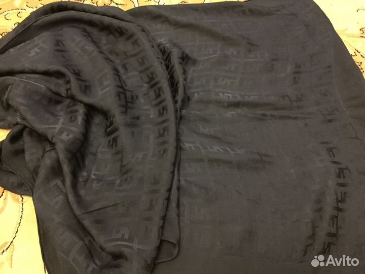 Шарфы, б/у. муж полу не отвечаю