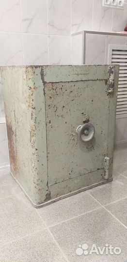 Сейф несгораемый образца СССР б/у