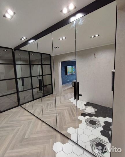 Шкаф купе с зеркалом