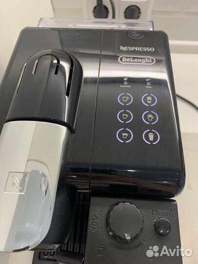 Кофемашина Nespresso DeLonghi