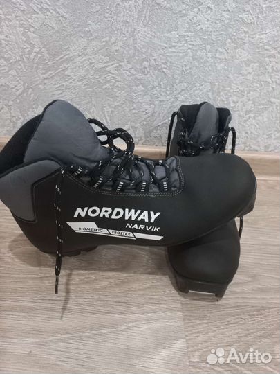 Лыжные ботинки