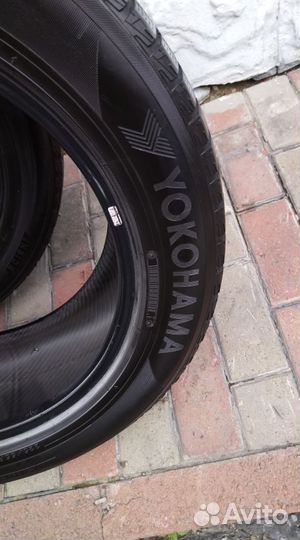 Yokohama 104ZR 225/55 R17