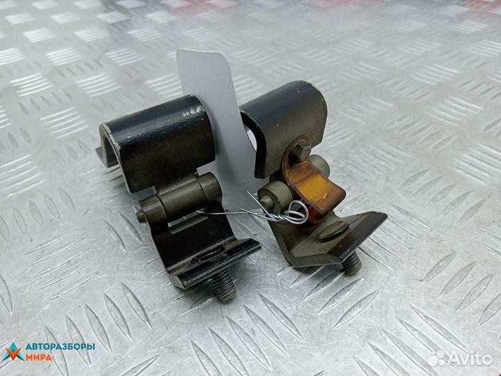 Петля крышки багажника Mini Cooper R56 2009