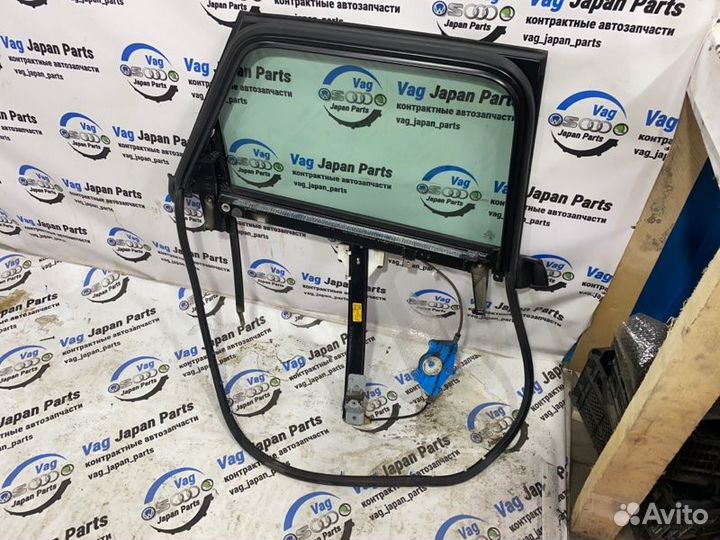 Рамка стекла двери задняя левая Audi A4 B6 AMB