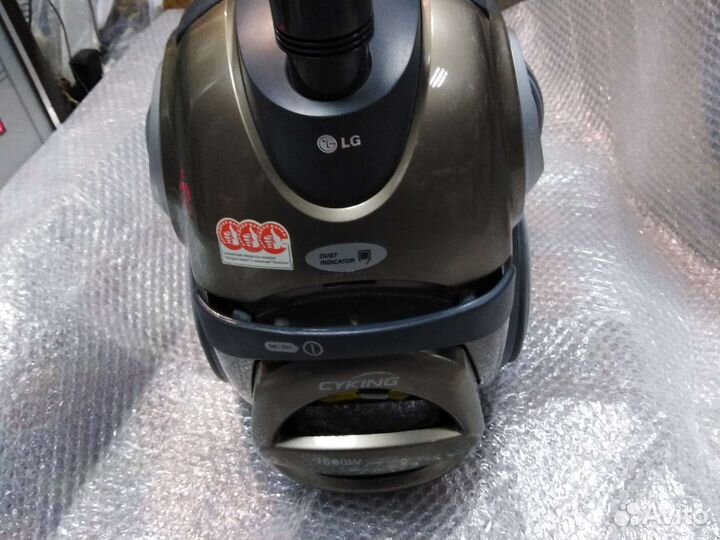 Пылесос LG V-c7625ntu Cyking 1600W