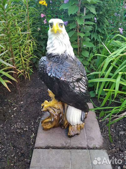 Статуэтка орла