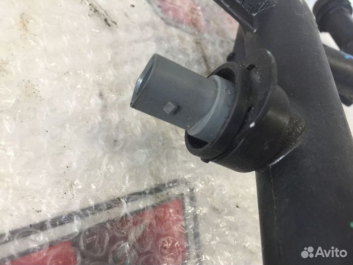 Патрубок системы охлаждения Ауди А6 C6